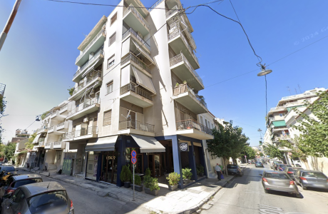 דירת 2 חדרים משופצת חדשה מקבלן, קומה 2 בלב אתונה